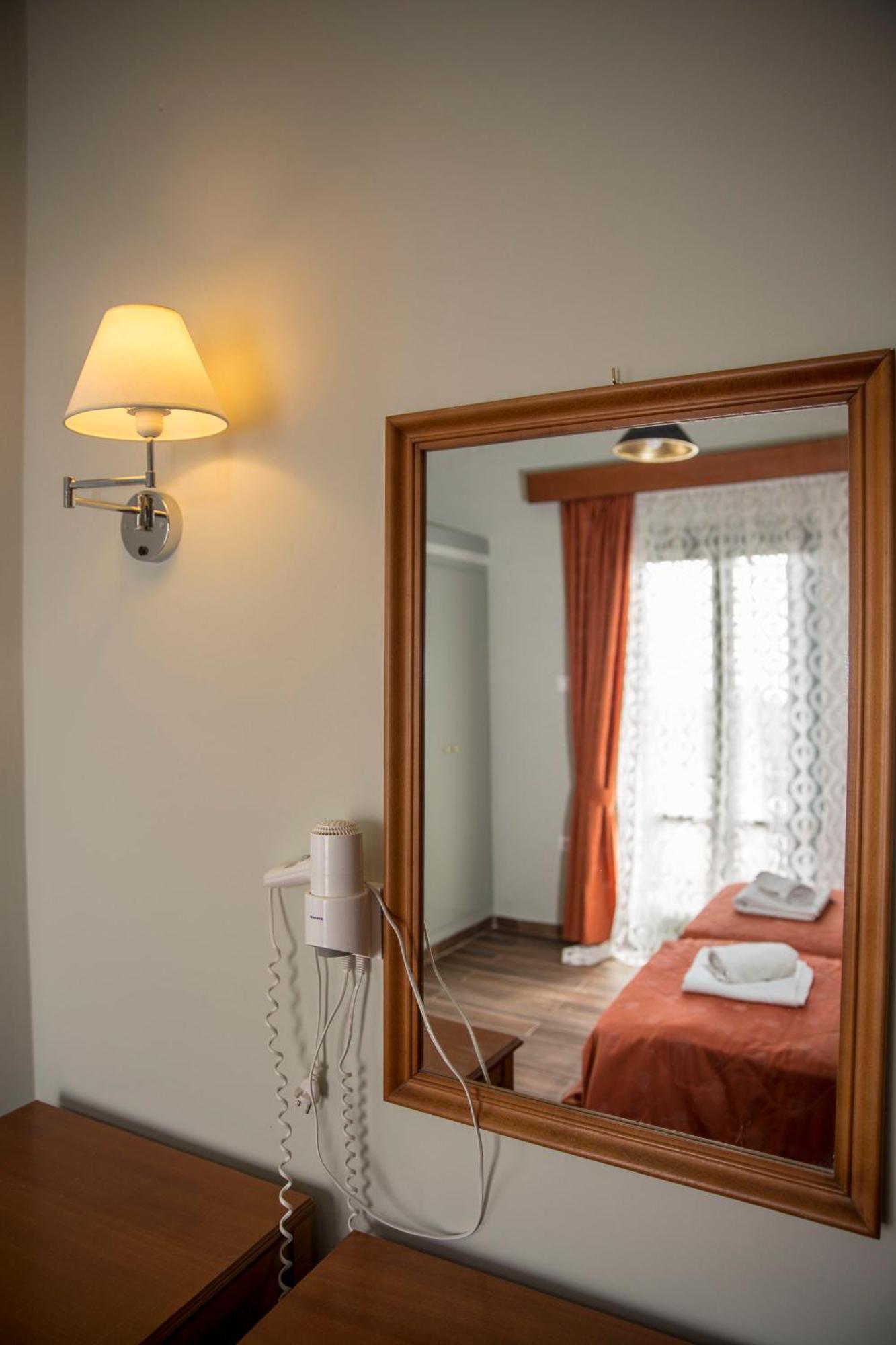 Togias Hotel Aegina Экстерьер фото
