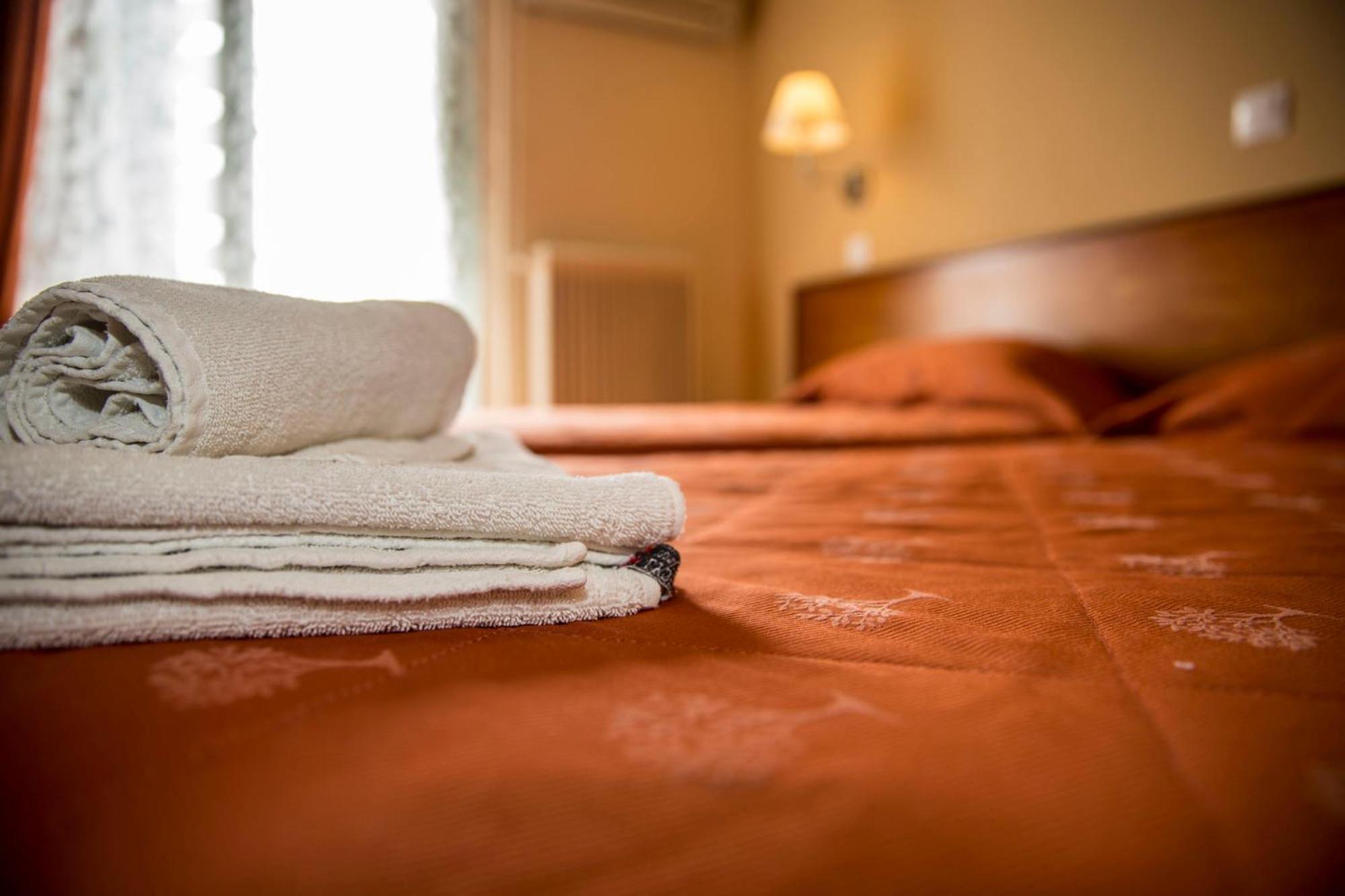 Togias Hotel Aegina Экстерьер фото