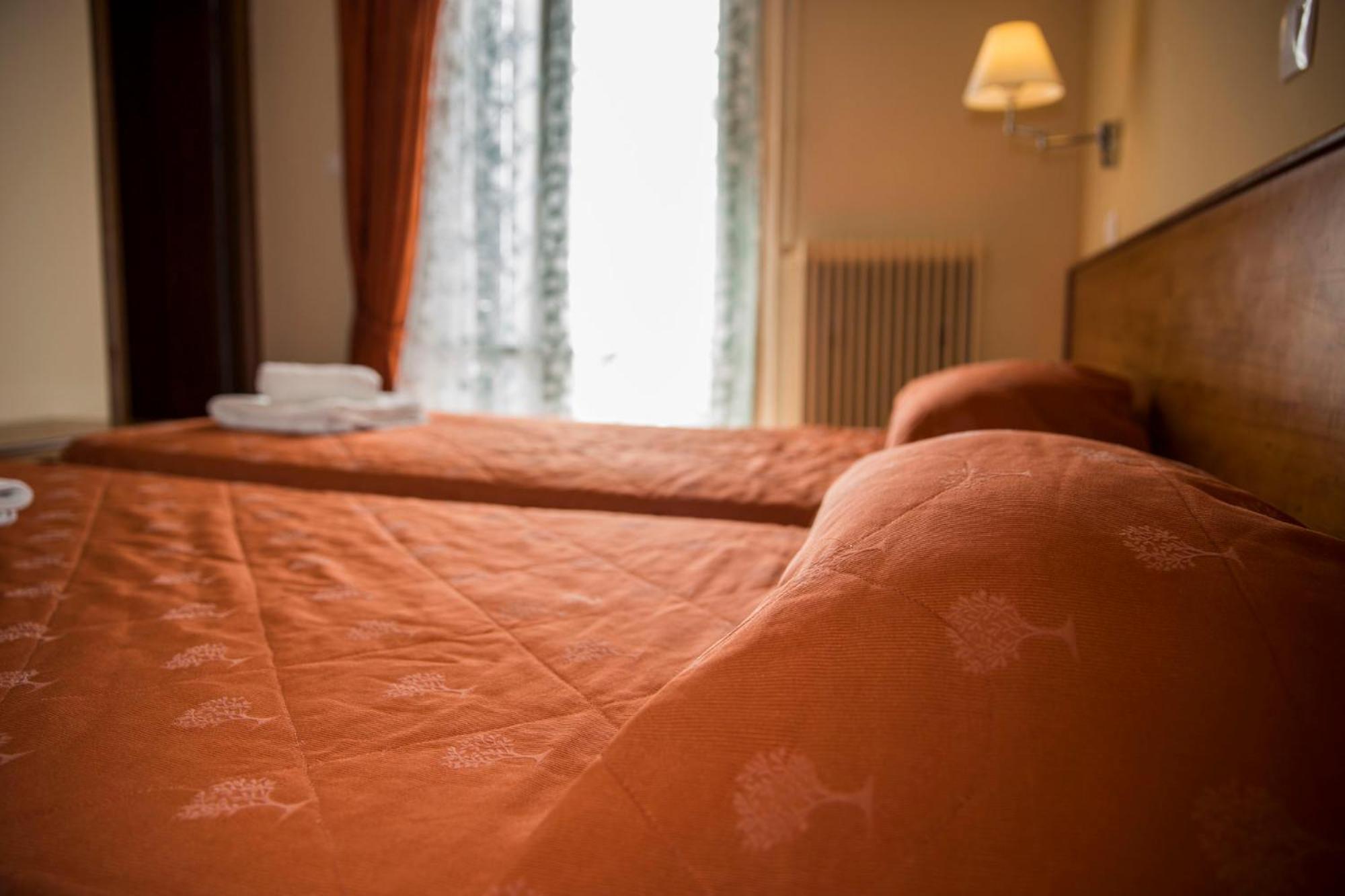 Togias Hotel Aegina Экстерьер фото