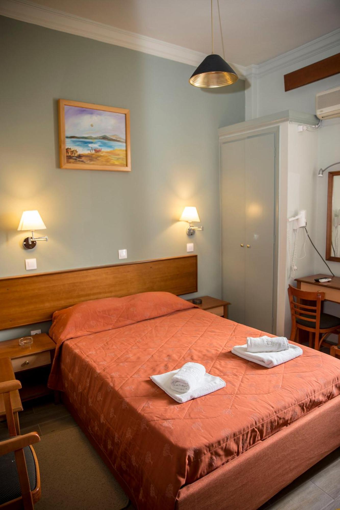 Togias Hotel Aegina Экстерьер фото